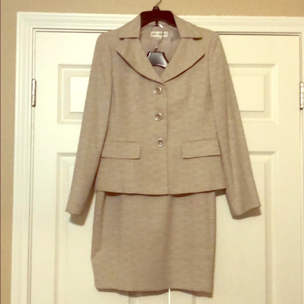 Evan Picone suit set skirt